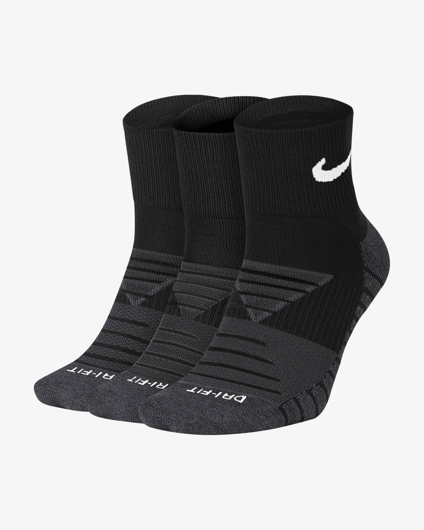 Nike Unisex Dri-Fit Half Yastıklı Antrenman Bilek Çorapları SX5549-010 (3’lü Paket) Small, Siyah Nike Unisex Dri-Fit Half Yastıklı Antrenman Bilek Çorapları SX5549-010 (3’lü Paket) Small, Siyah